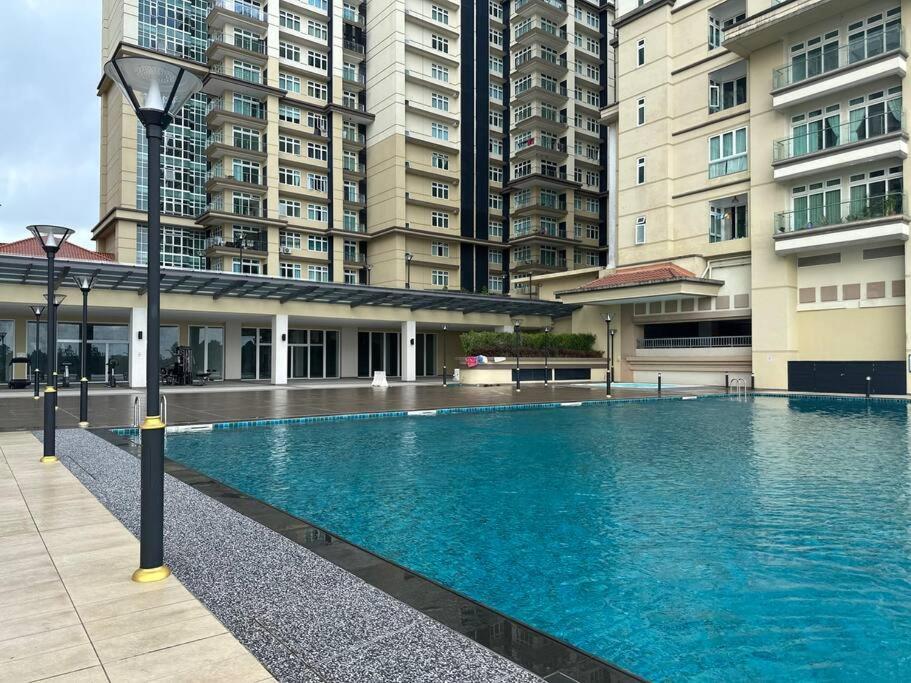 קוצ'ינג A.R Homestay Riverine Condominium מראה חיצוני תמונה